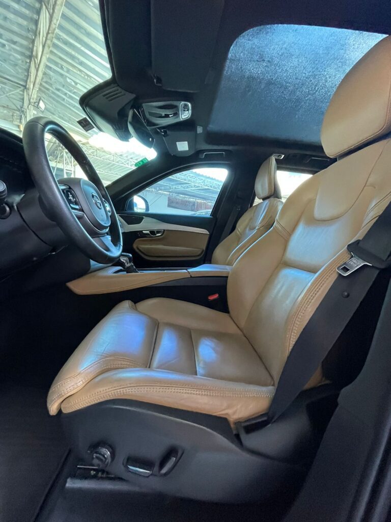 VOLVO XC90 T6 MOMENTUM 2.0 AWD 2018/2019 (BLINDADO)