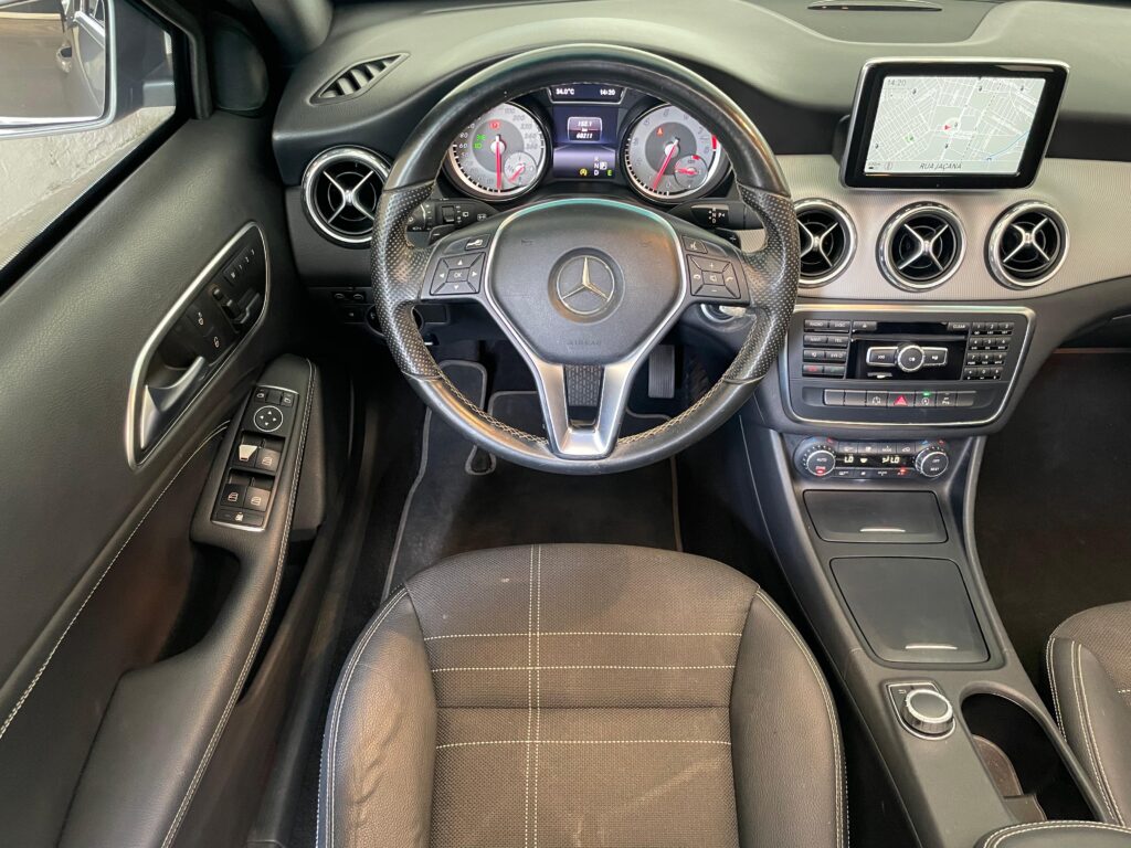 MERCEDES-BENZ GLA 250 VISION 1.6 TURBO 2015/2015 (BLINDADO)