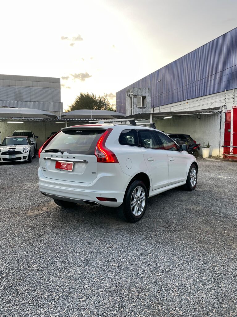 VOLVO XC60 T5 MOMENTUM 2.0 2016/2016 (BLINDADO)