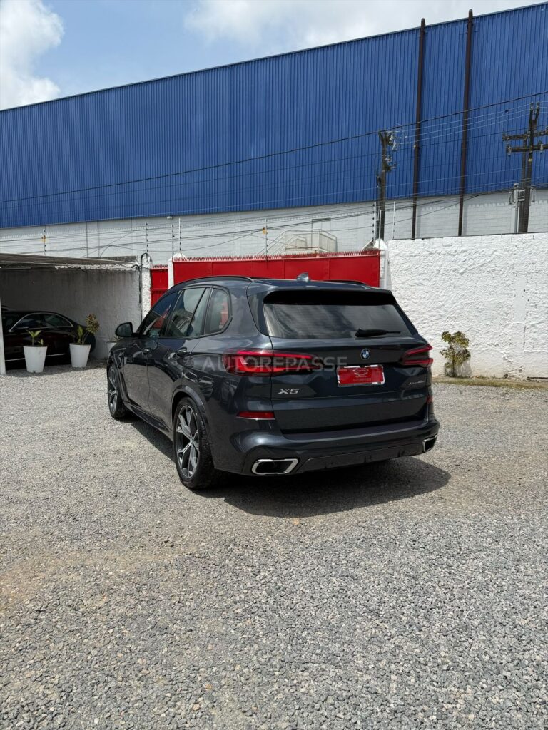 BMW X5 45e M-SPORT 3.0 TURBO 2020/2021