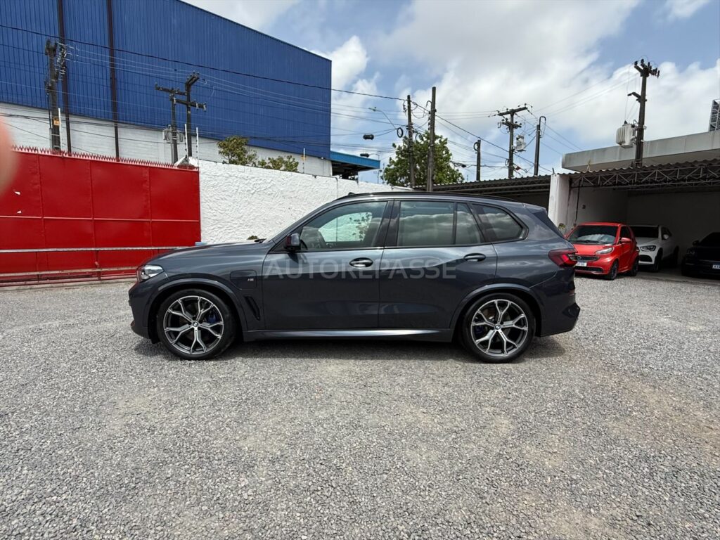 BMW X5 45e M-SPORT 3.0 TURBO 2020/2021